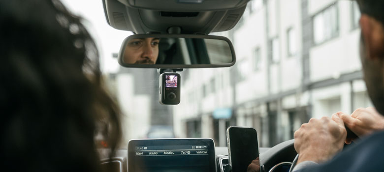 Vantrue Dash Cam on Car front Windsield